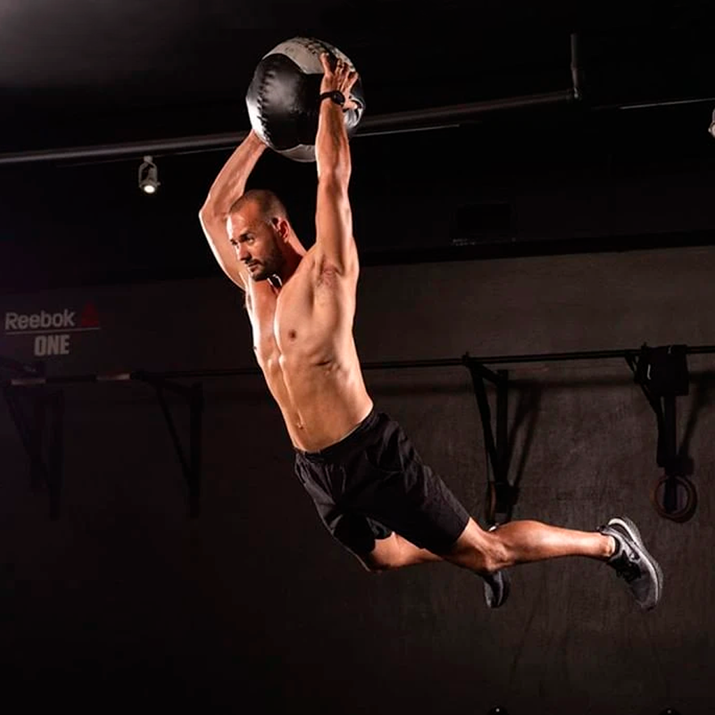 Dynamax Standard Medicine Ball, medicine Ball 35 cm, medicine ball leather. Dynamax Standard Medicine is environmentally friendly. Medicine ball workouts